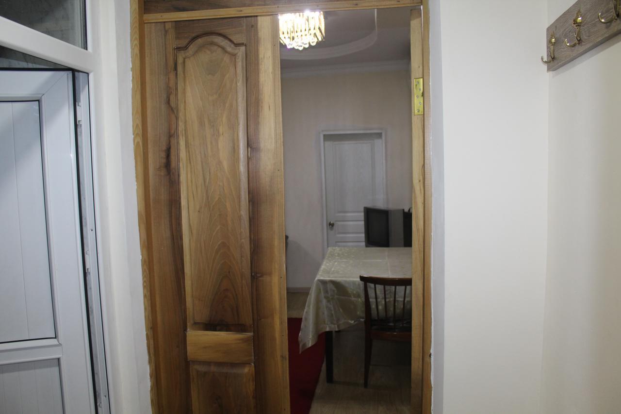 Apartment On Saakadze Батумі Екстер'єр фото